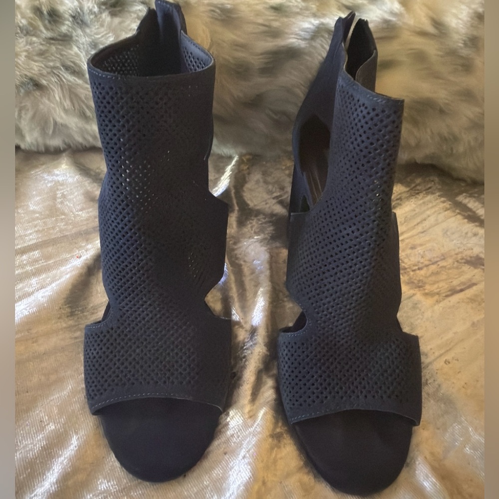 DKNY Helli Sandal/Booti size 8 1/2